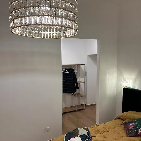 Domus Iulius 4*
